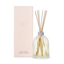 PEPPERMINT GROVE freesia & berries 350ml diffuser